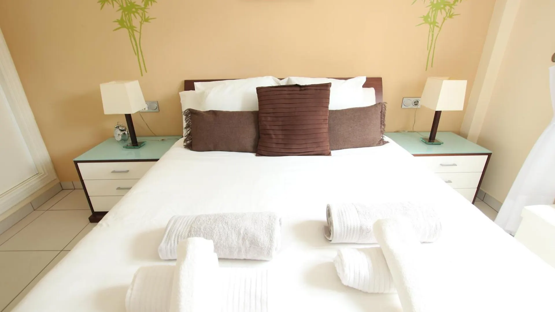 Tess Villa Andalusian Sun Malaga 0*,  Spain